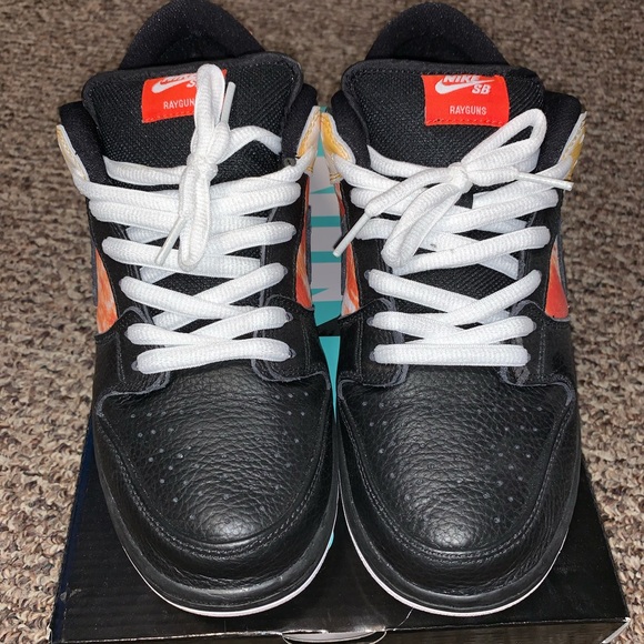 NIKE SB Dunk Low Raygun Tie-Dye BLK - Picture 3 of 4